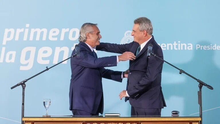 Alberto Fernández tomó juramento al nuevo Jefe de Gabinete Agustín Rossi