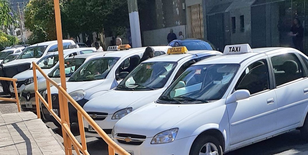 Taxistas satisfechos por la extensión de la tarjeta Andar con un monto de $20 000 a partir de marzo