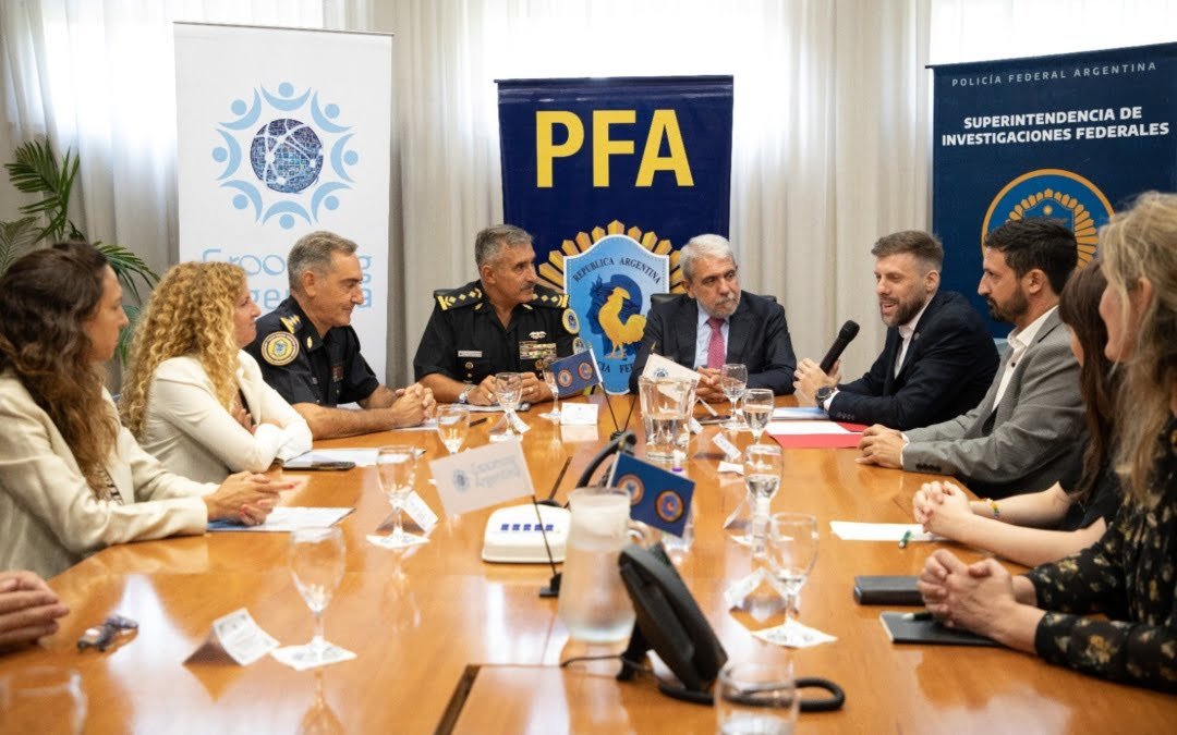 Nación firma acuerdos para prevenir el acoso sexual en medios digitales