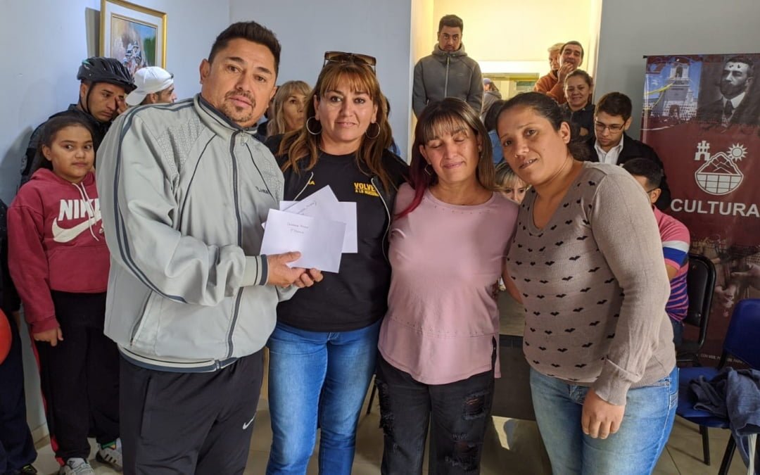 Comparsa Trimanía celebró los galardones recibidos en mejor comparsa y batucada