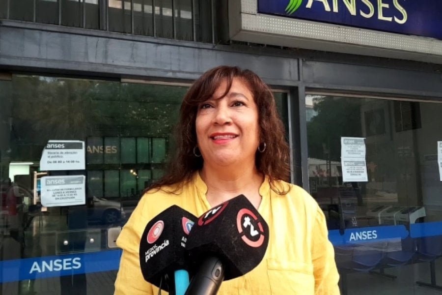 Gaitán presentó el equipo que la acompañará en las elecciones