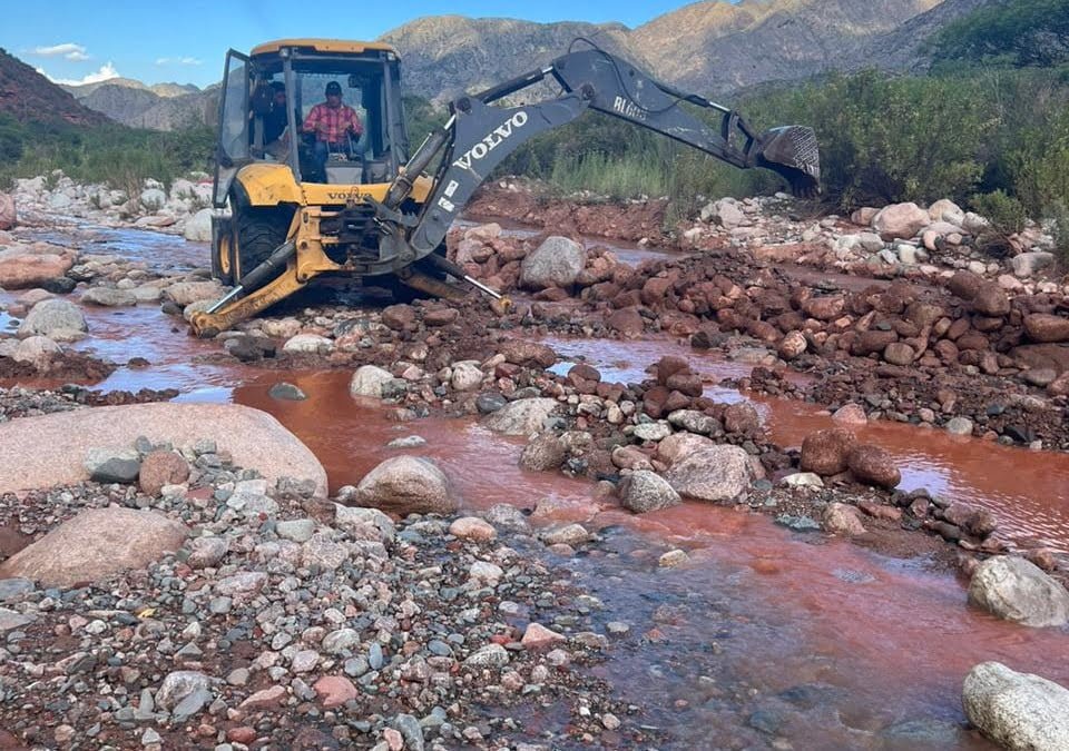 Importante operativo para normalizar el servicio de agua en Miranda