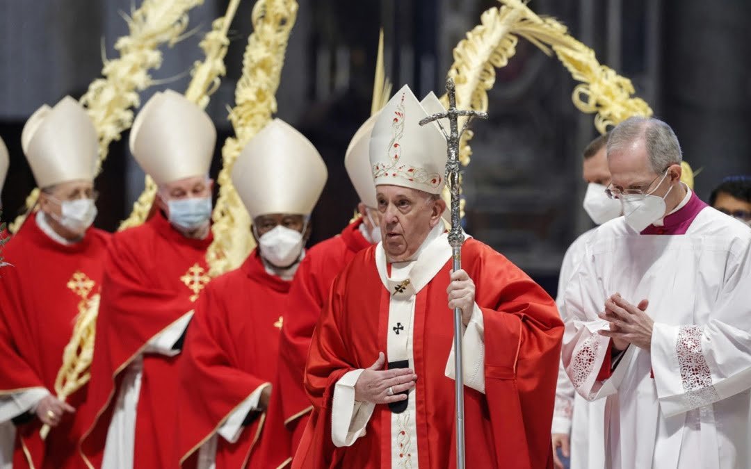 El papa Francisco presidió la misa de Ramos y agradeció las oraciones por su salud