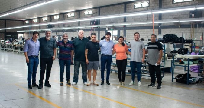 Tras gestiones provinciales, la Fábrica Vulcalar en Sanagasta busca emplear a 20 operarios más