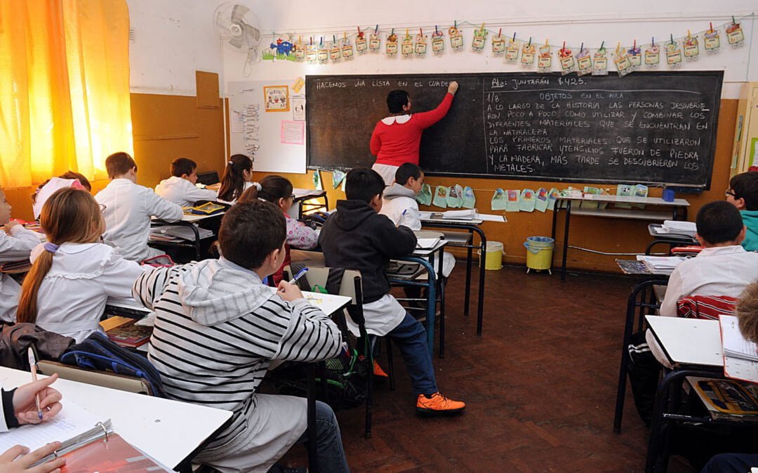 Escuelas públicas de la provincia tendrán asueto el lunes por la mañana, tras los comicios