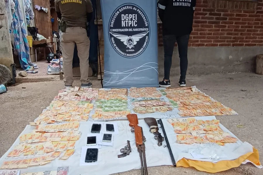 Capital: Secuestraron más de 4 millones de pesos, sustancias y armas de fuego