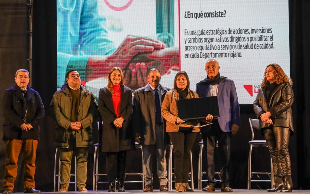 Salud provincial entregó 115 computadoras a hospitales y centros de atención