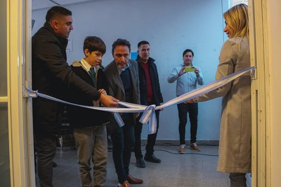 La UNLaR inauguró un aula con tecnología de punta para «facilitar el acceso a los estudiantes”