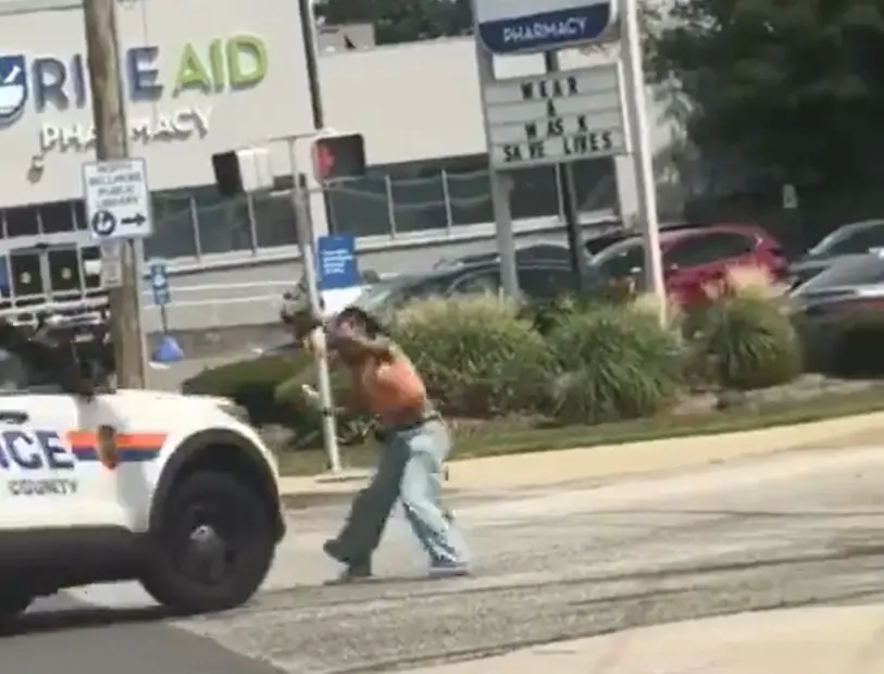 Estados Unidos: La Policía atropelló a una mujer que amenazó con quitarse la vida con un arma