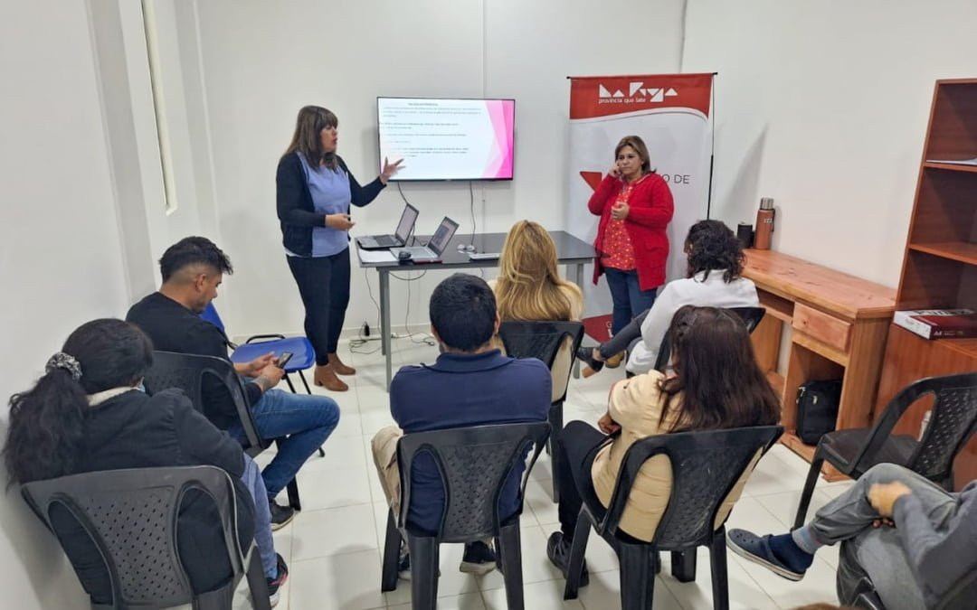 El hospital local capacitó  en vacunación  a estudiantes rotantes de la Universidad Favaloro