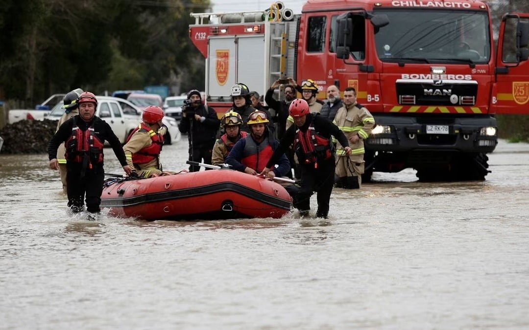 3 fallecidos, 5 mil damnificados y más de 20 mil personas quedaron aisladas tras lluvias en Chile