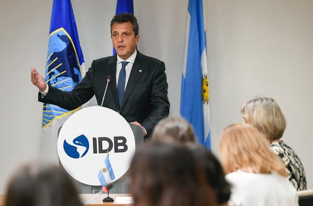 Nación obtuvo más de 1300 millones de dólares de entidades financieras para obras y PyMes