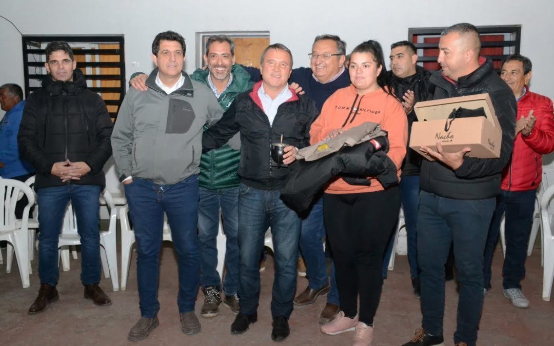 Entregaron indumentaria de trabajo a empleados municipales