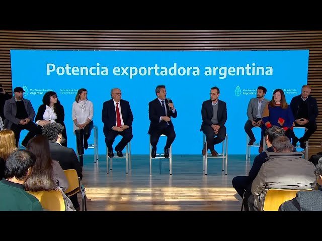 El ministro de Economía anunció inversión de $19 mil millones, y subsidios a créditos para pymes exportadoras