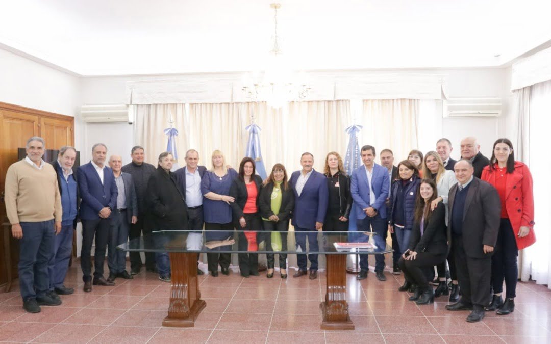 Con el apoyo del gobierno provincial, las escuelas de gestión privada congelarán sus cuotas hasta noviembre