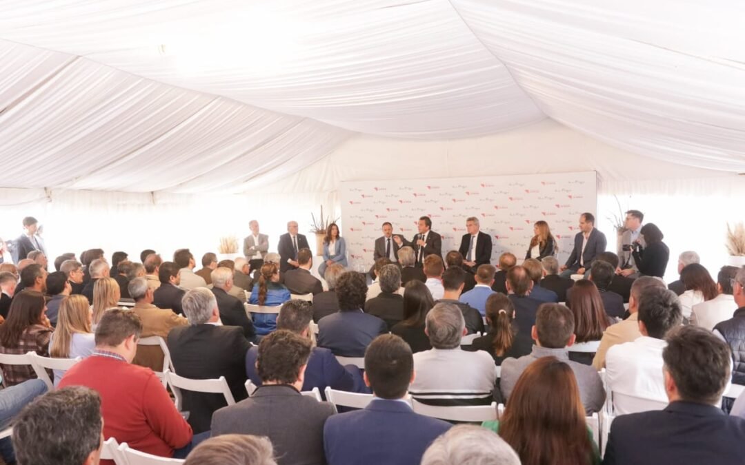 Quintela y Massa, se reunieron con las Cámaras Empresarial y de la Construcción