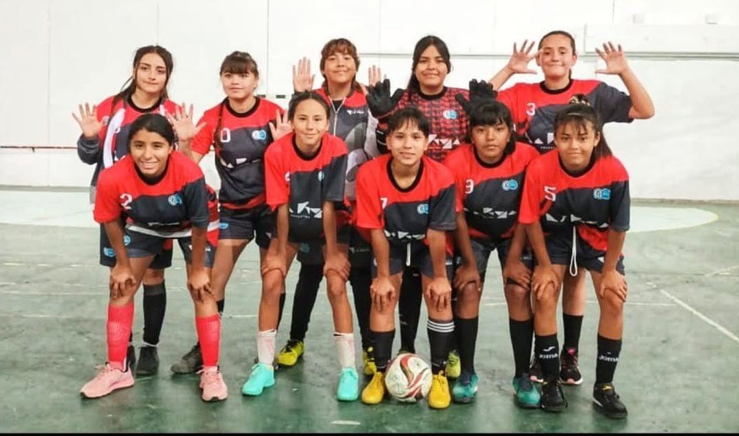 Persistencia y éxito: Chicas de Chilecito siguen en carrera en el futsal de Juegos Evita