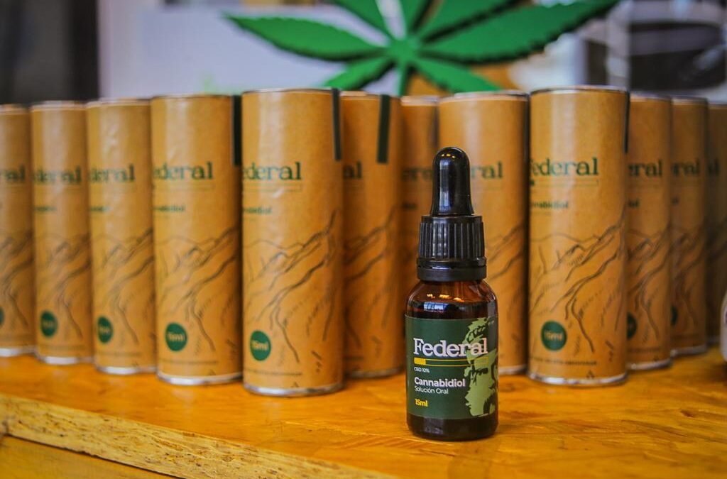 Quintela presentó «Federal», el primer aceite de cannabis medicinal producido en Chilecito
