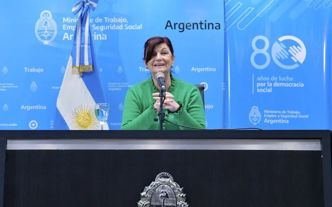 Ministra de Trabajo propone reducir la jornada laboral de 48 a 40 horas por semana de manera progresiva