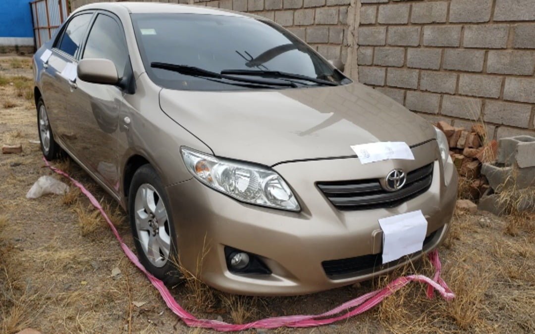 Policía incautó dos vehículos que tenían pedido de captura