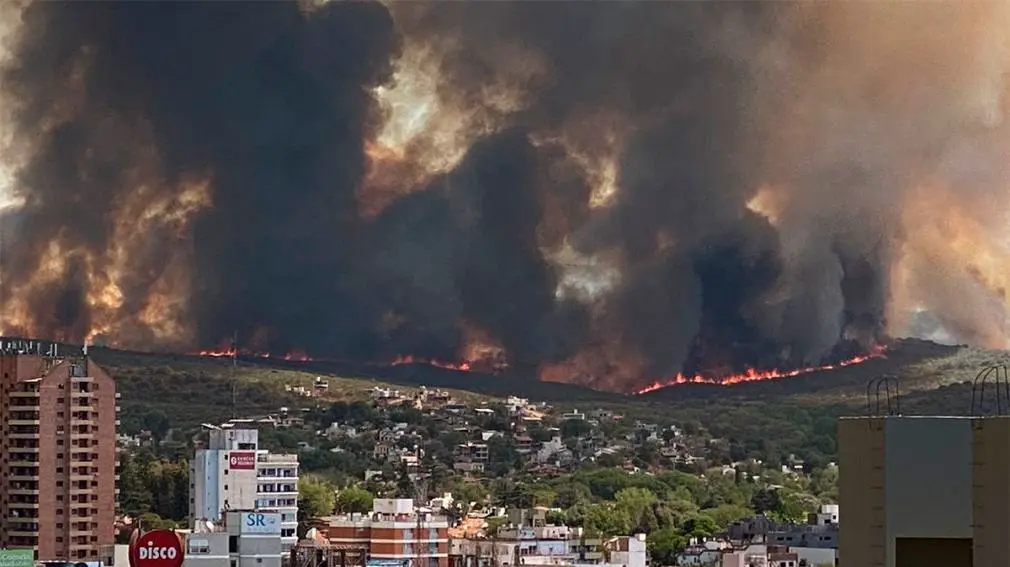 Incendios en Córdoba: Viviendas afectadas y vecinos evacuados preventivamente