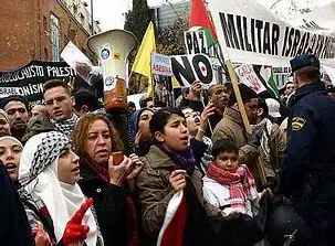 Miles de personas protestaron alrededor del mundo tras el ataque a un hospital en Gaza, que dejó cientos de fallecidos