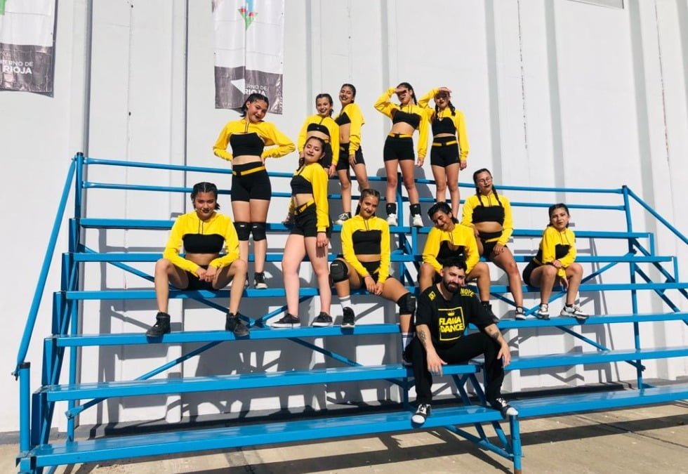 Bailarines chileciteños lograron tercer puesto en certamen nacional, y participarán en competencia internacional en Uruguay