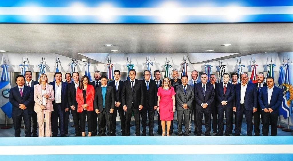 Encuentro de Sergio Massa con 18 gobernadores para definir estrategia de ballotage