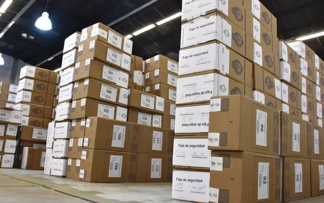 Comienza el escrutinio definitivo del balotaje en todo el país