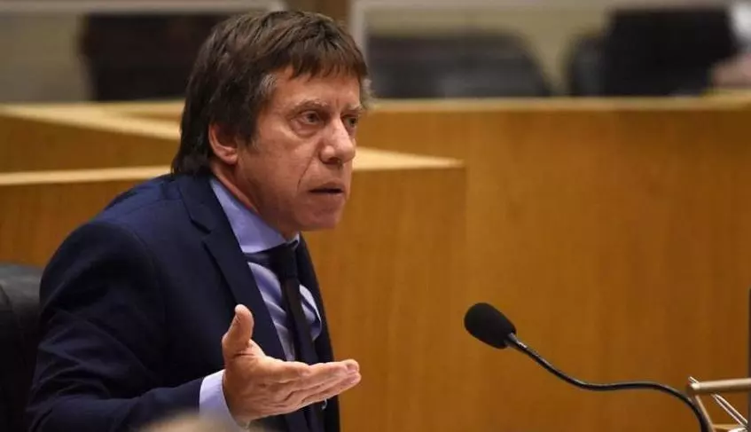 “Habrá problemas porque habrá ajuste. El Estado maneja las fuerzas armadas y tendrá que imponer orden”