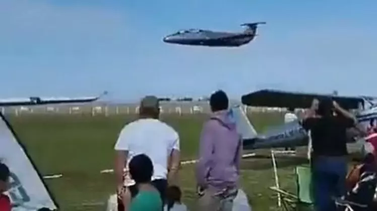Santa Fe: Avión que participaba en exhibición aérea se precipitó a tierra este domingo, hay dos fallecidos