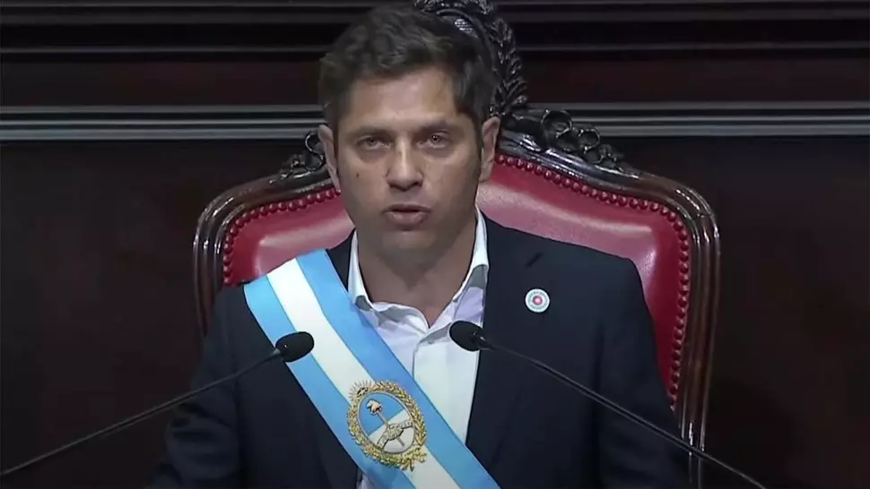 Kicillof asumió como gobernador de Buenos Aires y recordó a Milei »que el ajuste no iba a recaer en el pueblo»