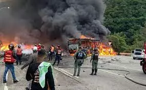 Al menos 16 fallecidos en Venezuela: Camión de carga embistió a varios vehículos causando que se incendien