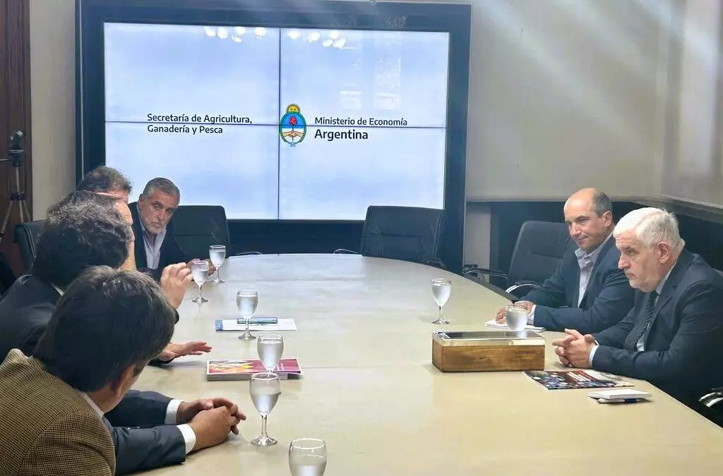 COVIAR se reunió con el secretario de Bioeconomía, Fernando Vilella, para dialogar sobre la situación y los desafíos de la vitivinicultura argentina, presente en 18 provincias.