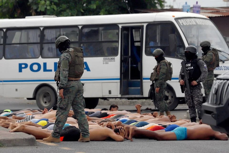 Ecuador: La Policía detuvo a 68 miembros de grupos criminales, que intentaban tomar un hospital