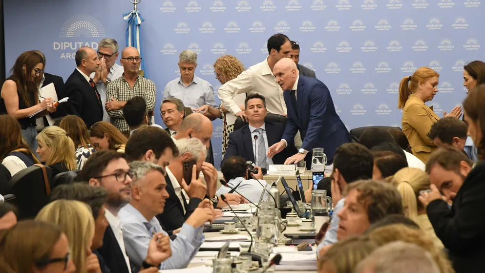 Nación aceptó modificaciones propuestas por diputados de la oposición, y la Ley Ómnibus ya tiene dictamen