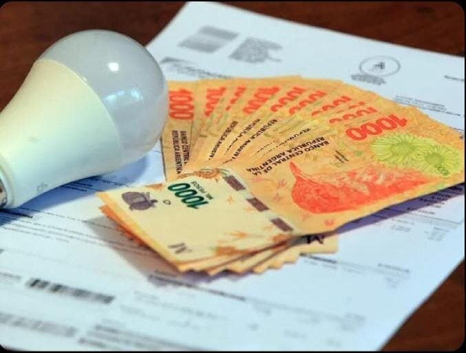 El gobierno sube la luz y culpa a los anteriores por el “colapso” eléctrico