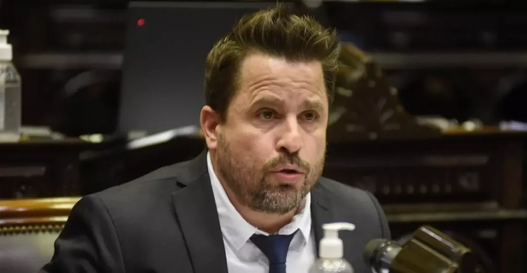 Tetaz cuestionó al presidente afirmando que no bajará el gasto cambiando ministros por secretarios