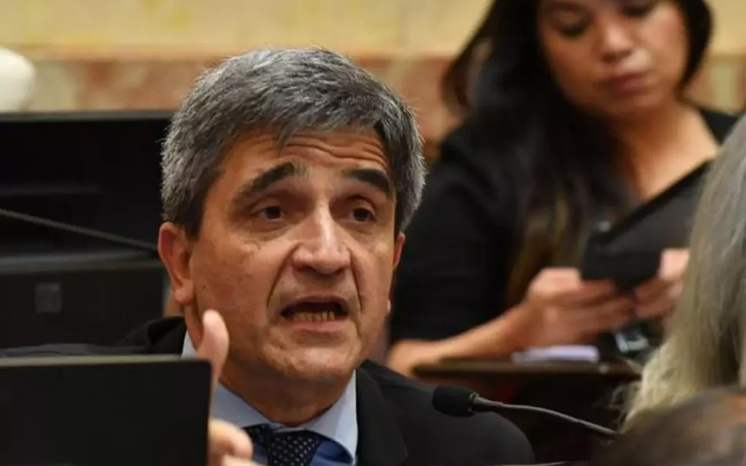 Diputados: Yedlin pidió Cuestión de Privilegio y acusó a Menem de bloquear la constitución de la comisión bicameral