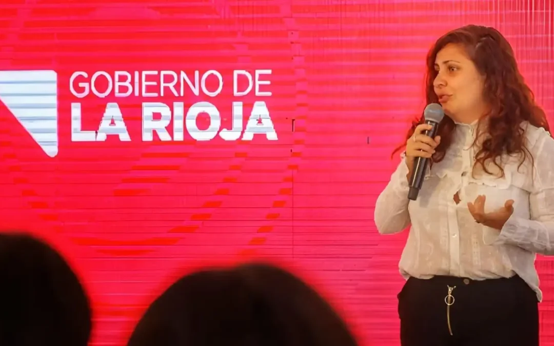 Luz Santangelo denunció acoso de Milei y sus trolls en redes sociales: “Amenaza con tanques de redes a las provincias que se le oponen. Organizarnos es fundamental para frenar esta locura”