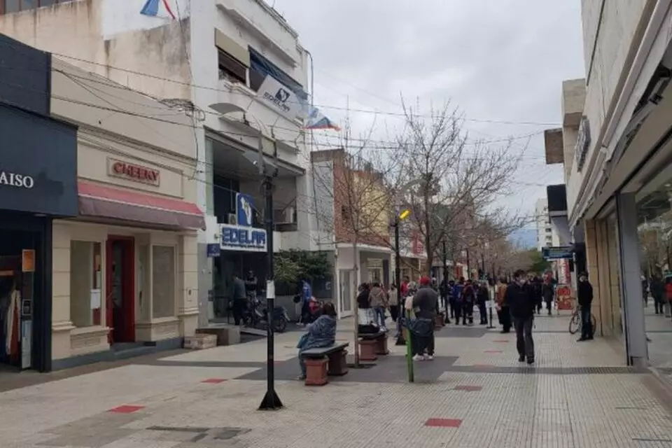 Empleados de Comercio y Centro Comercial e Industrial debaten sobre la reducción horaria para preservar puestos laborales
