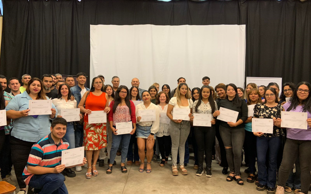 La UNdeC entregó certificados de finalización de cursos de oficios