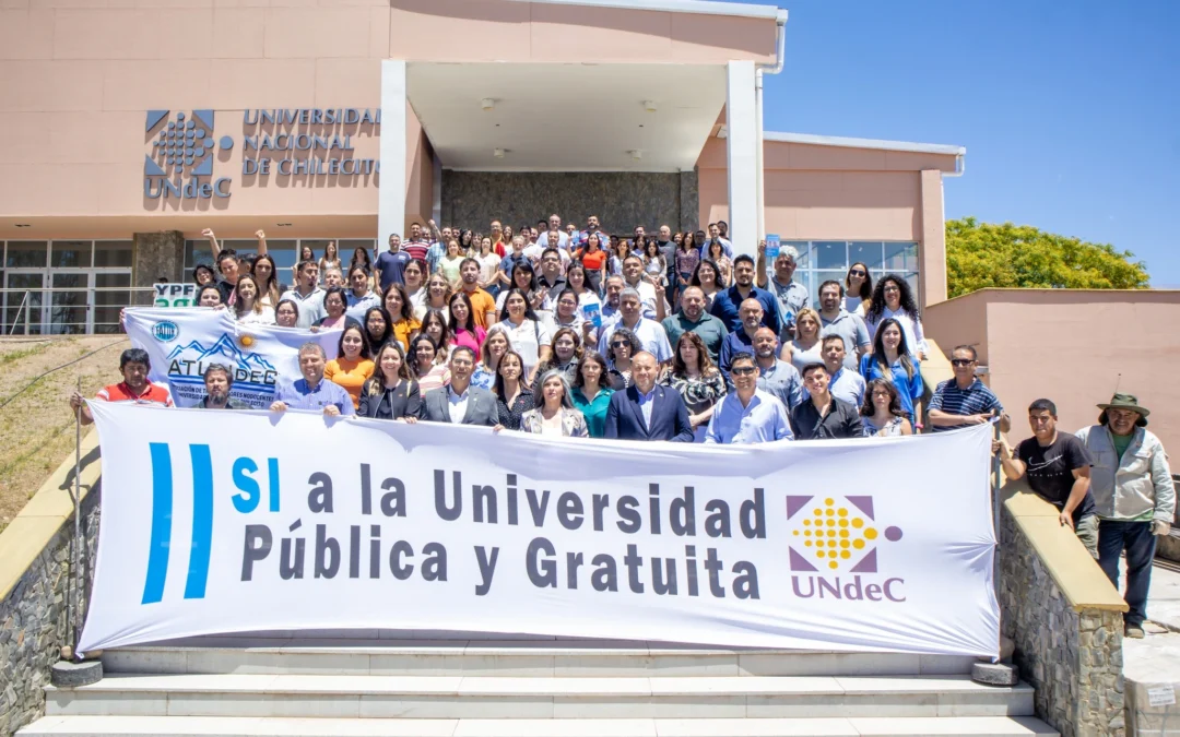 Docentes universitarios denuncian al presidente por destruir el Estado y recortar salarios un 53%. Anuncian un plan de lucha y marchas para recuperar el poder adquisitivo y defender la educación pública