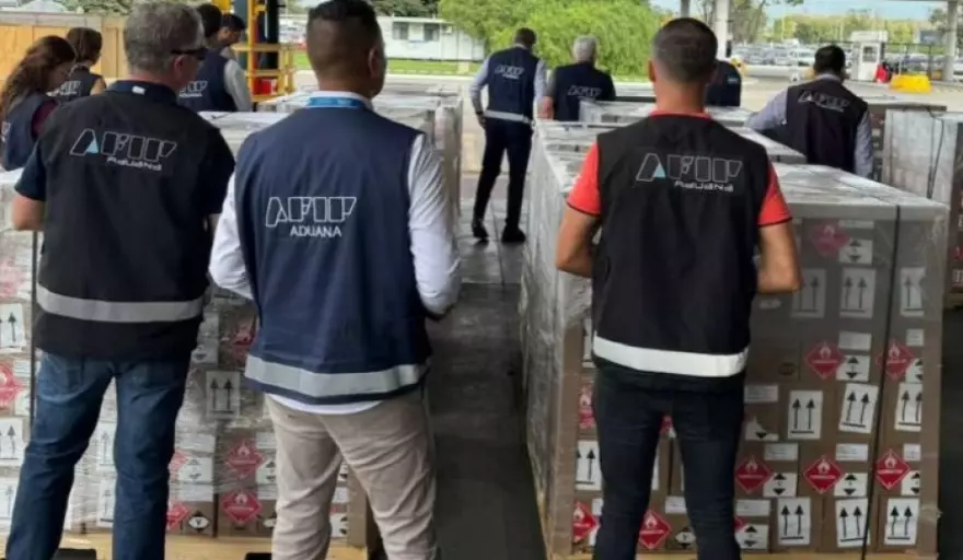 Tras el descontrol del dengue en todo el país, llegó a Argentina el primer embarque de repelentes para ser distribuidos, sin control de ANMAT