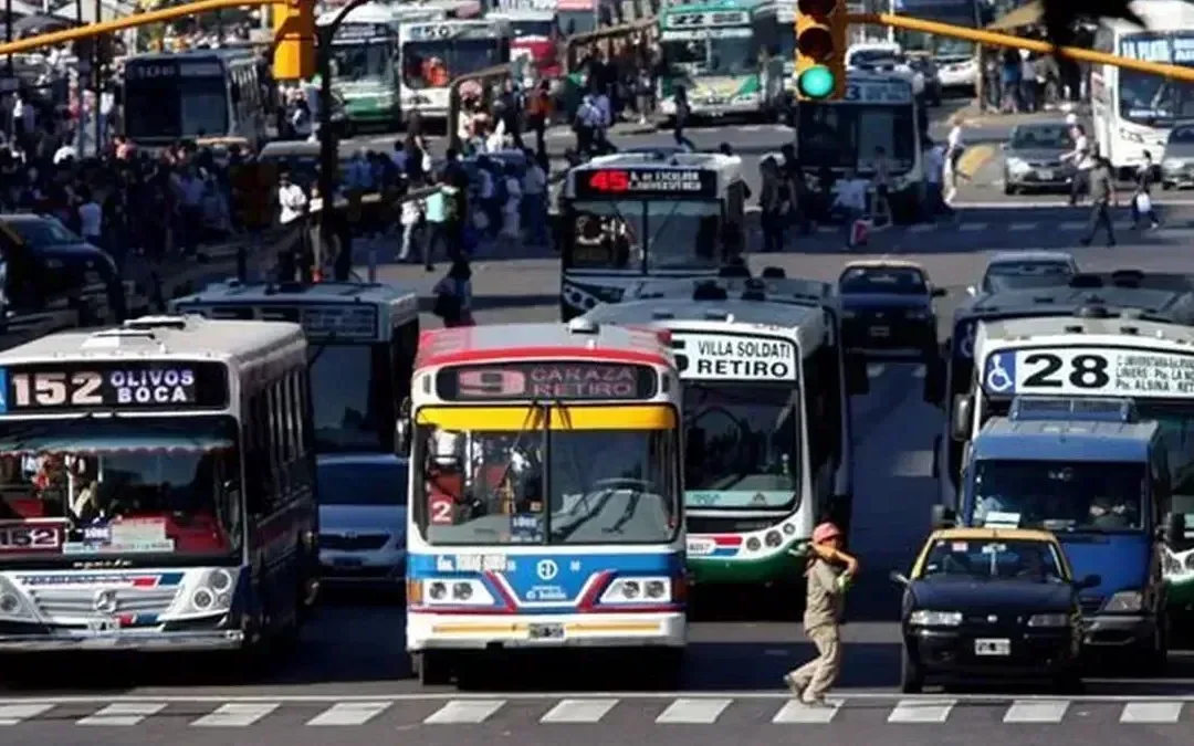 Buenos Aires: La Comisión Nacional de Regulación del Transporte sancionará a líneas de colectivos que no prestaron servicio este jueves