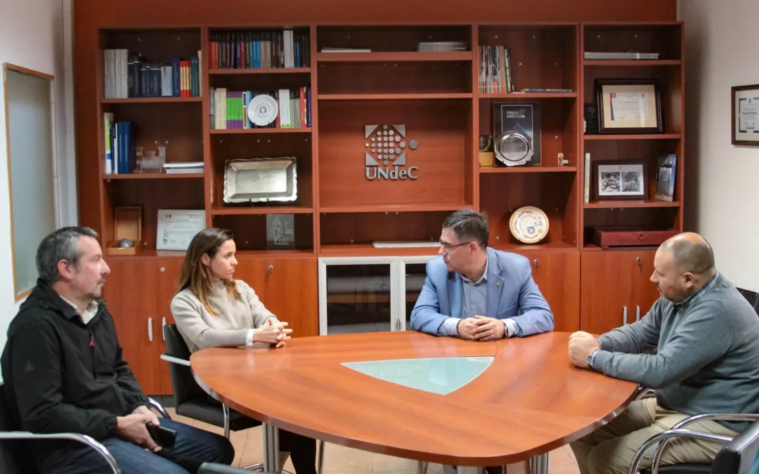 UNdeC firmó convenio con fábrica de Famatina