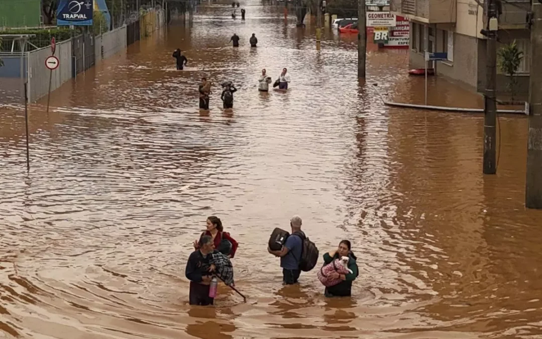 Brasil: Con 150 fallecidos y más de 600 mil desplazados, intensifican tareas de búsqueda y rescate mientras el agua se retira y deja ver la magnitud de los estragos