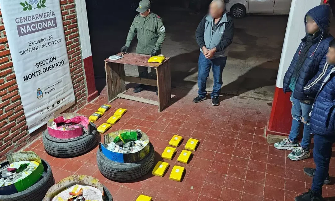 Santiago del Estero: Gendarmería halló 24 kilos de cocaína ocultos en las ruedas de un vehículo