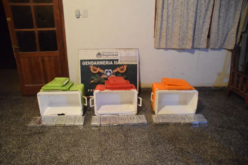 Salta: Gendarmería incautó 25kg de cocaína que eran trasladados adentro de conservadoras