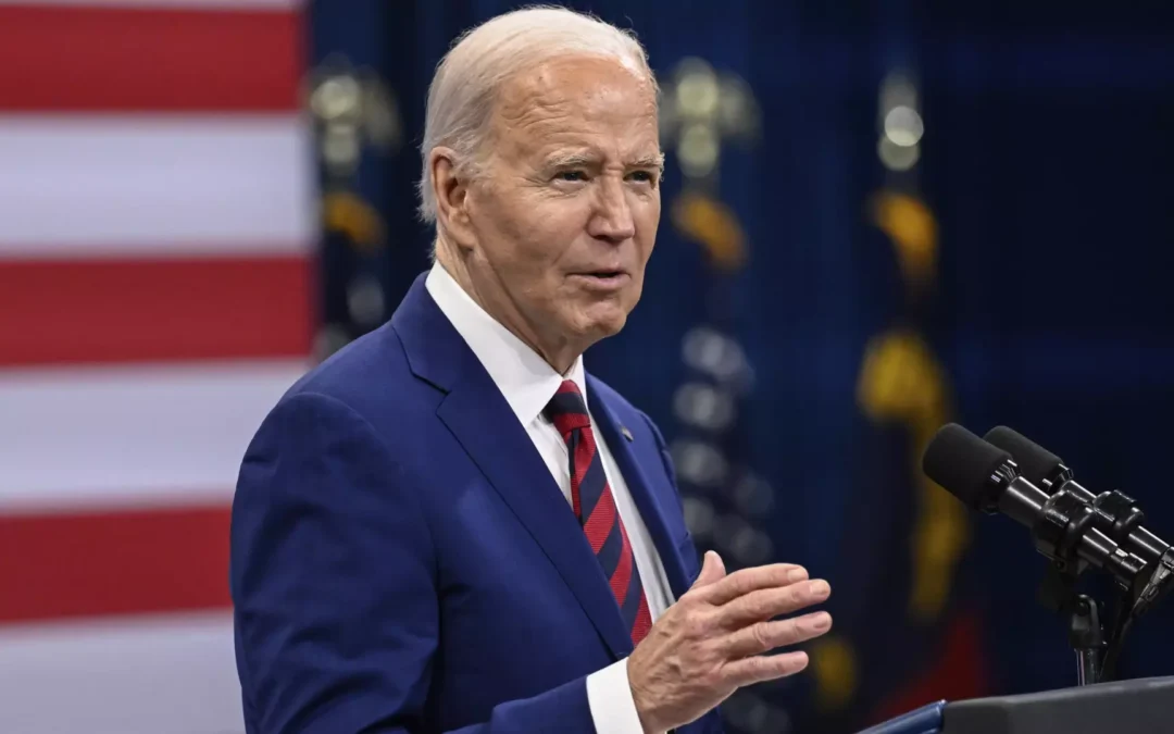 Trump afirmó ser un “preso político” y el presidente de EE UU, Joe Biden, se rió y se fue